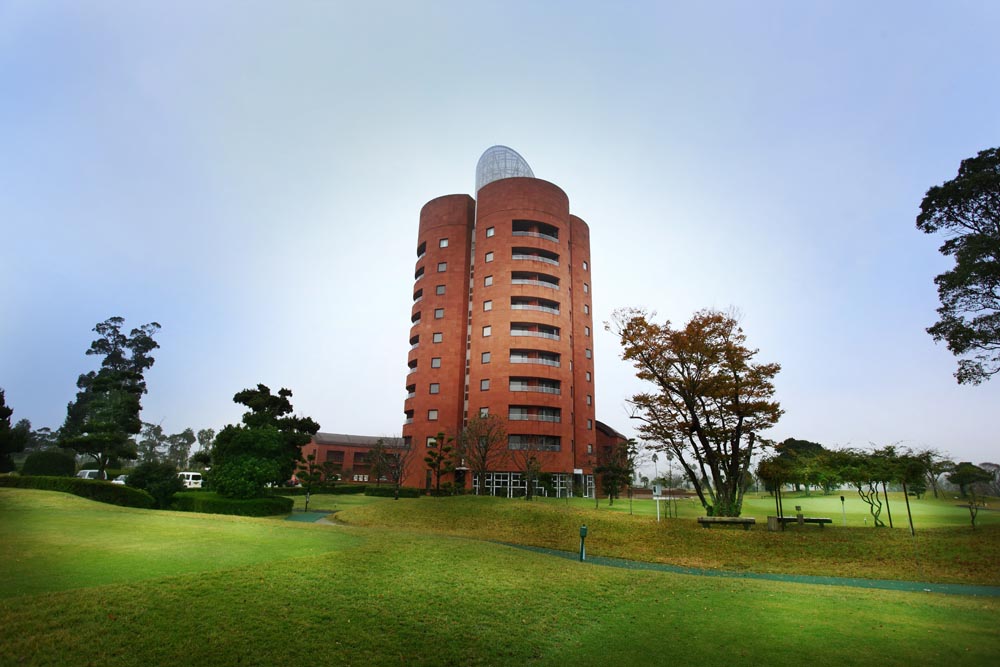 아이와 미야자키 리조트 외관 타워