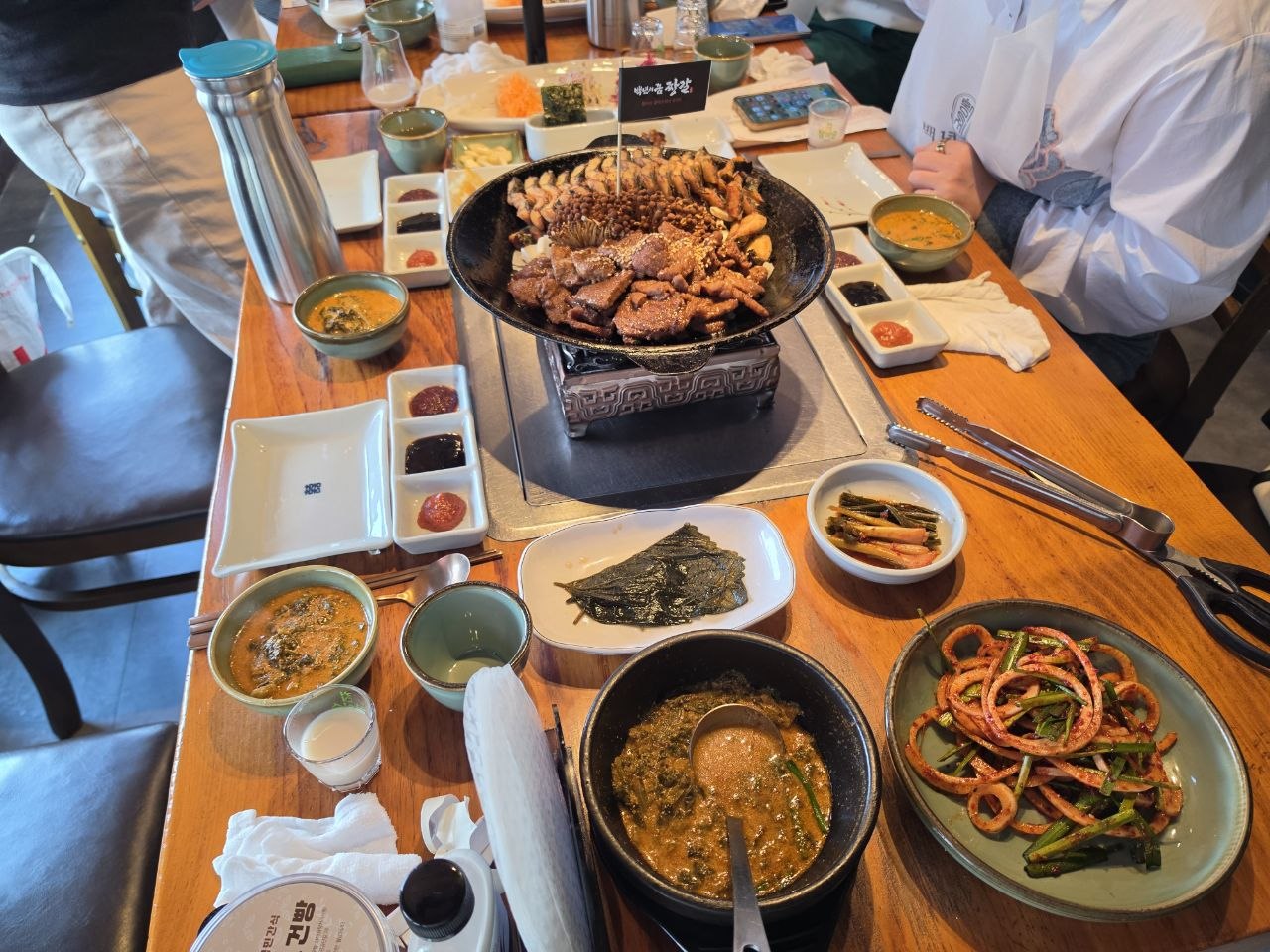 청주 짱갈 황제장어갈비의 짱갈 라이스페이퍼 상차림