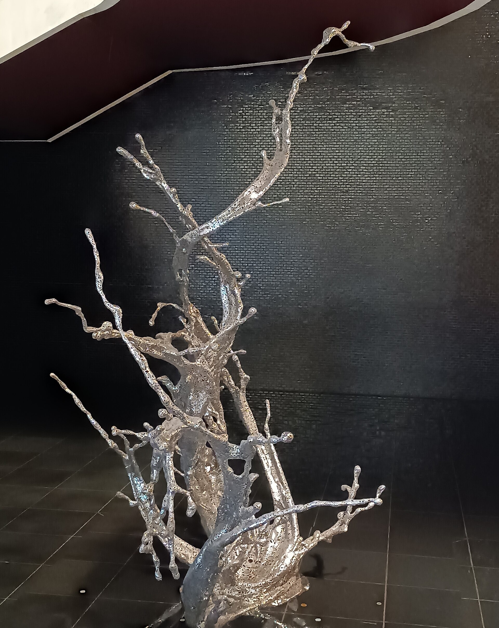 로비 공용공간은 체크인 전후 피로를 줄이는 기준입니다