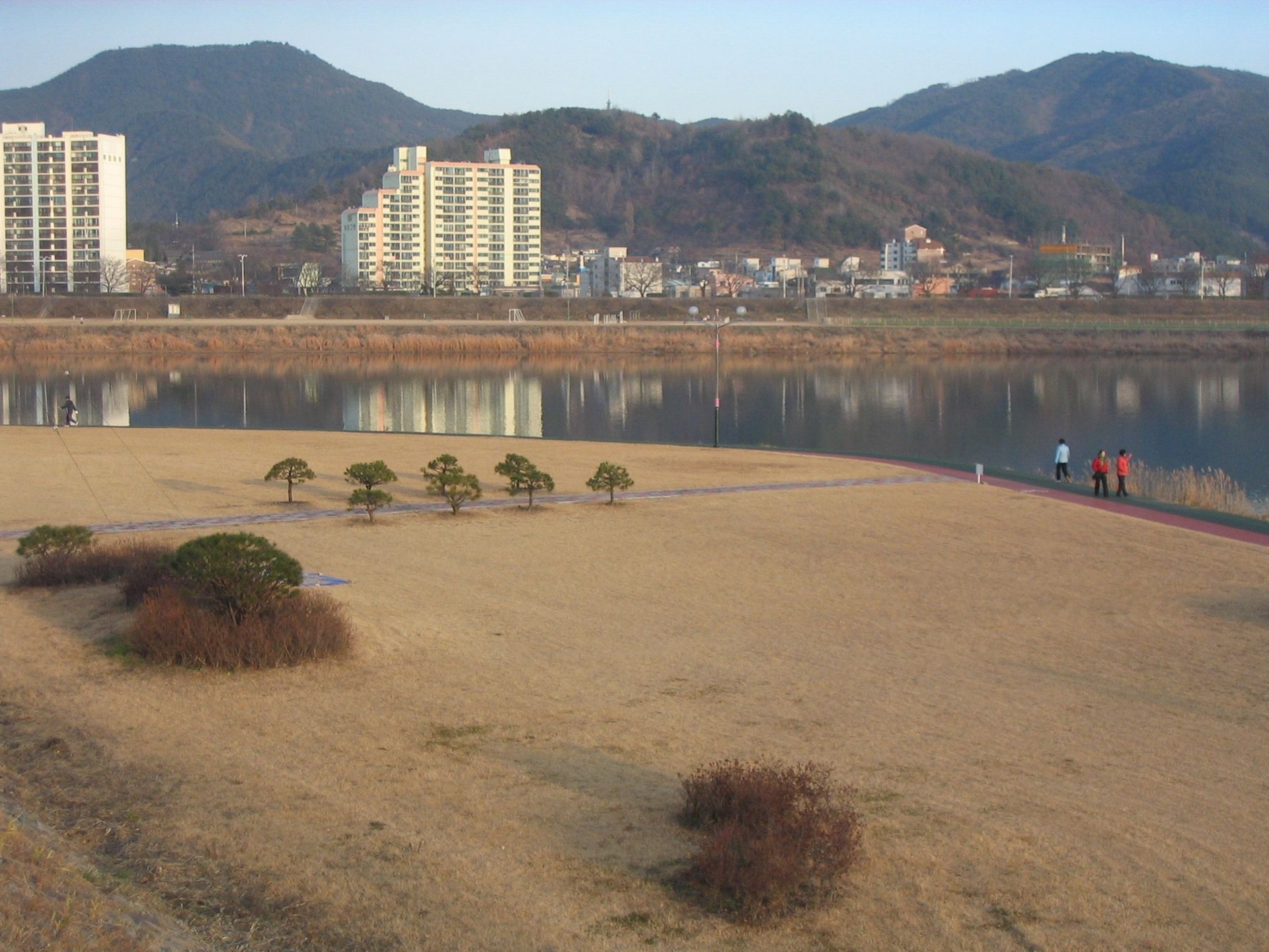 지정관광지 2곳은 서로 다른 방문 증거를 남깁니다