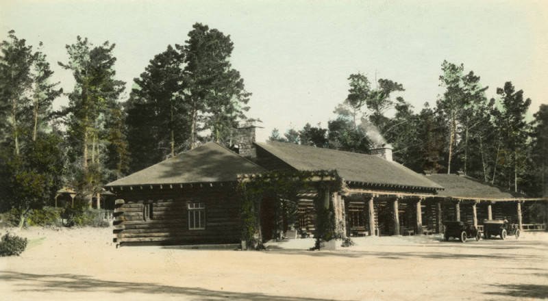 The Lodge 숙박은 티타임 안정성과 이동 감소로 비교합니다